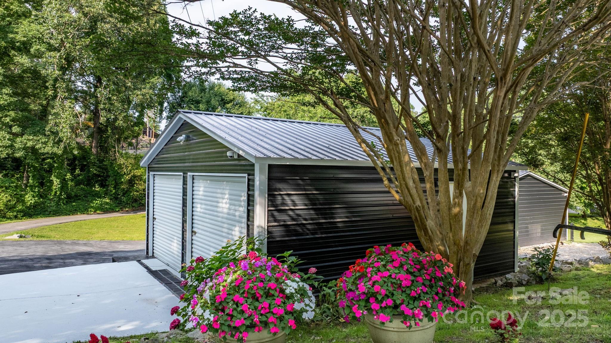 61 Honeycutt Lane