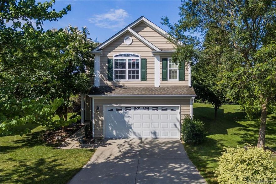Move in ready home on cul-de-sac at this price in Fort Mill???!!!.  Open with high ceilings, gorgeous tile floor on the main and a extra large fenced in yard. It's a must see and won't last long!! Swim & Playground Neighborhood! Featuring: Great Room with gas fireplace, open Kitchen with bar and pantry. Fabulous Master Suite with plush garden tub Bath. Located near restaurants & shopping and minutes from I-77, walking distance from an ice cream treat. Award winning Fort Mill Schools!