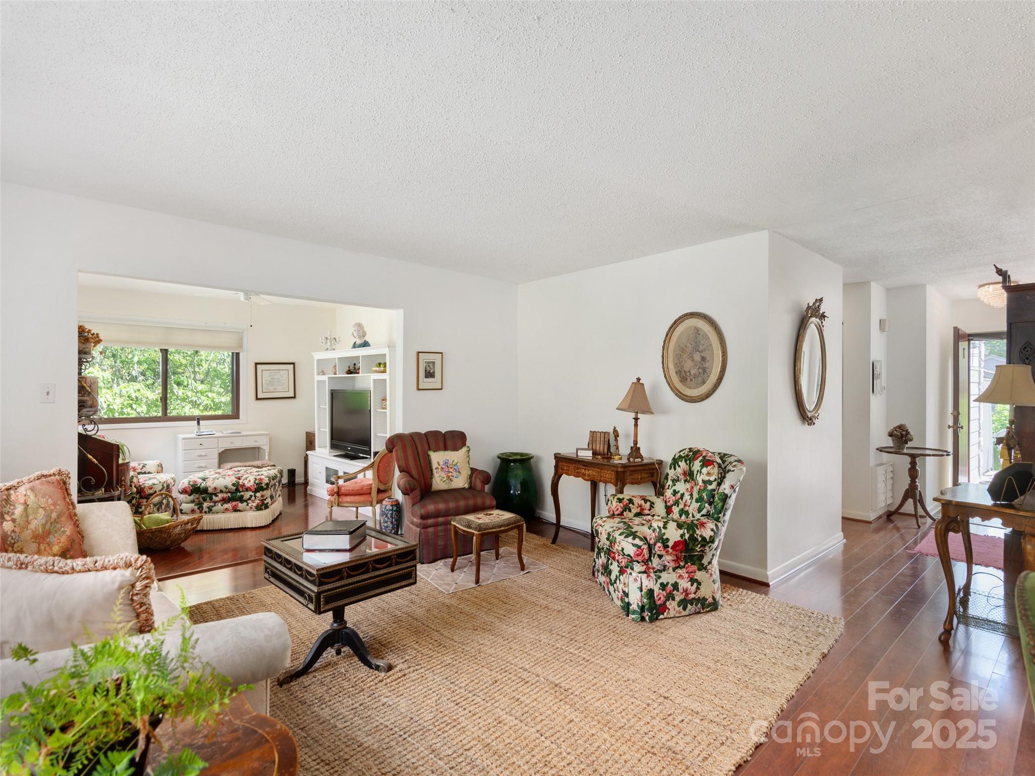 514 Crowfields Lane