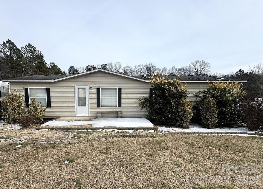 Great investment opportunity. This 3 Br/ 2 Full Bath double-wide manufactured home sites on .50 acres but is being sold with an additional parcel (.50 acres) directly behind home. Parcel #209 151, Home has good bones but needs some updates and TLC. Heat pump was replaced in 2019, Hot water heater replaced in 2023. Roof is original to home and needs to be replaced. No HOA. Home has great potential and would be perfect for an investor or buyer looking for a project with great upside!
Home is being Sold "As Is" No repairs to be made by sellers.