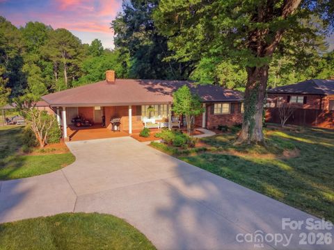 Photo of 1556 Nottingham Drive, Newton, NC 28658 (MLS # 4382939)