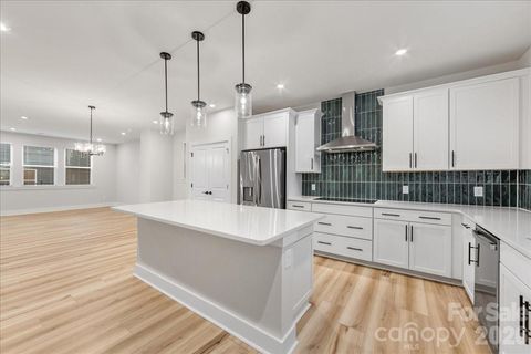 6023 Pivot Court Charlotte NC 28205