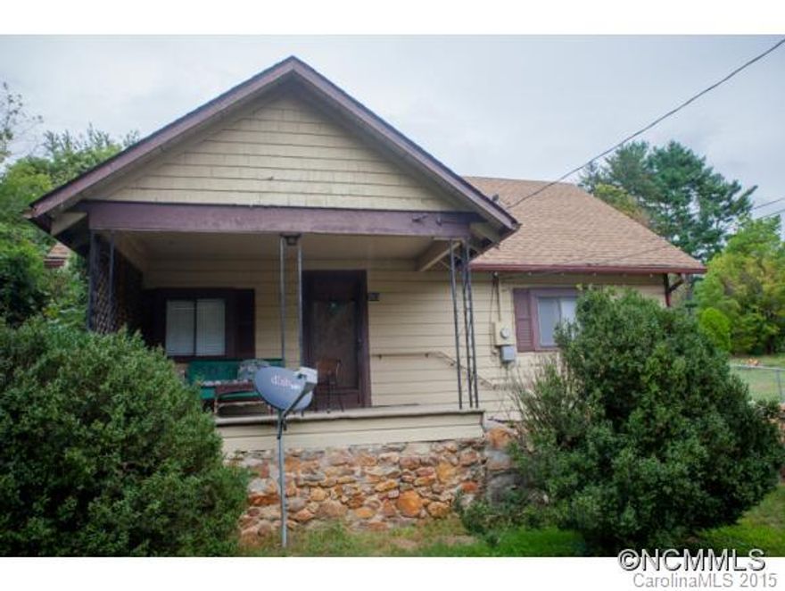 A rare diamond in the rough, in desire able Black Mountain NC.  2 beds 1 bath could be for first time buyer or investor.  720 sf with  a full upstairs not counted in the sf due to low ceiling height.  Front sit tin porch, hardwood floors, and then there is that location, location, location, thing.