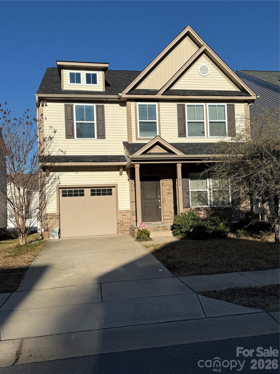 834 Von Buren Boulevard