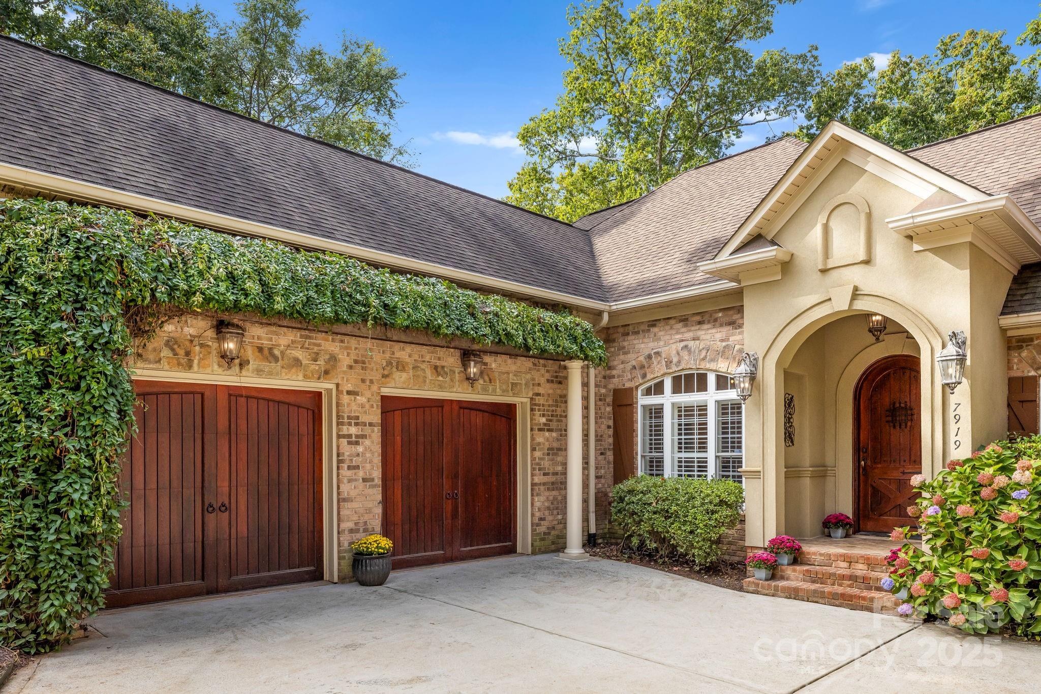 7919 Glen Abbey Circle