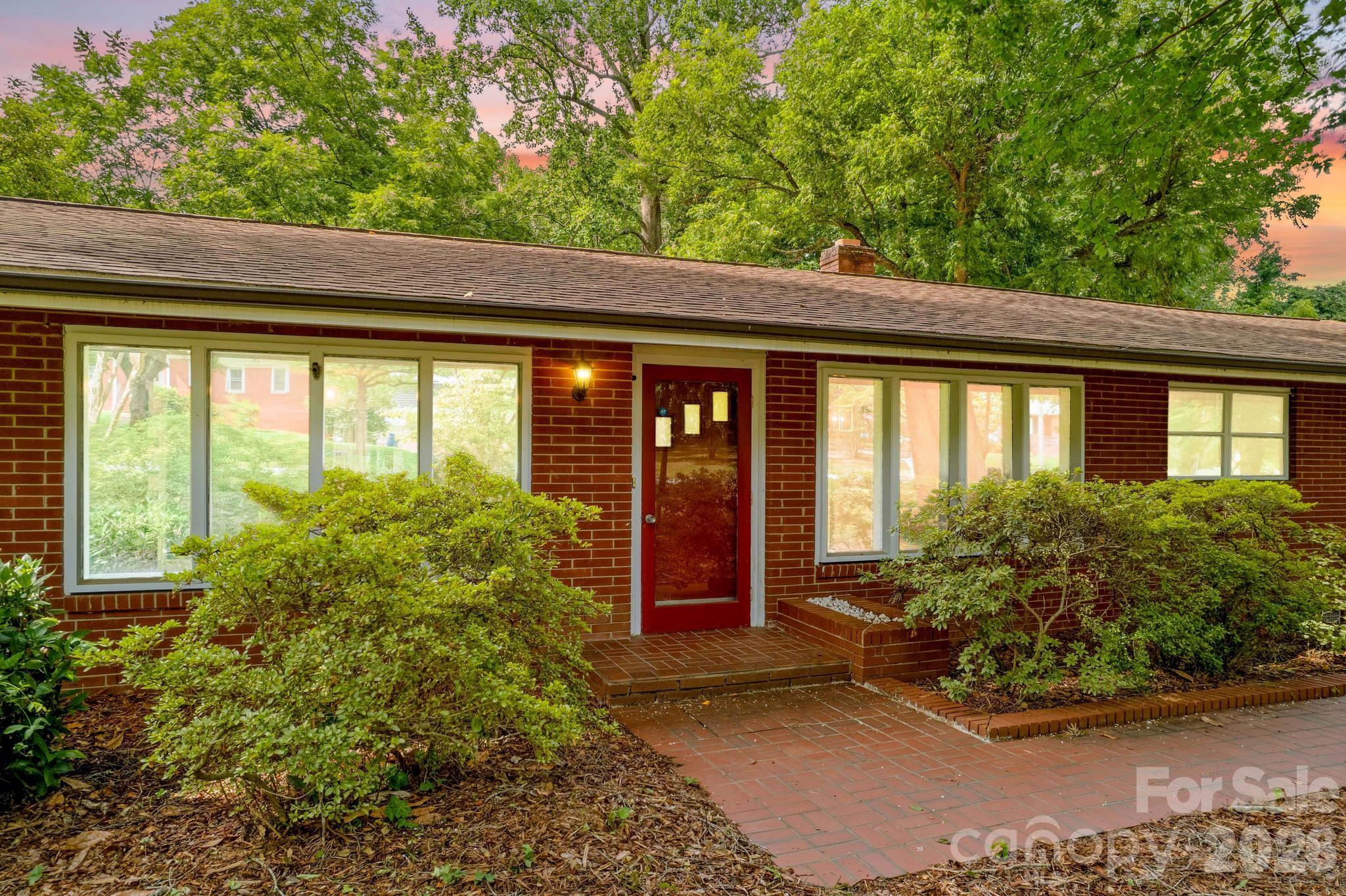 1221 Forestdale Drive