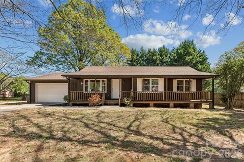 Photo of 585 Love Street SW, Concord, NC 28027 (MLS # 4361914)
