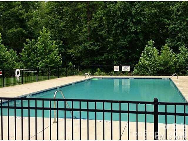 The Retreat At Sunset Ridge - Residential