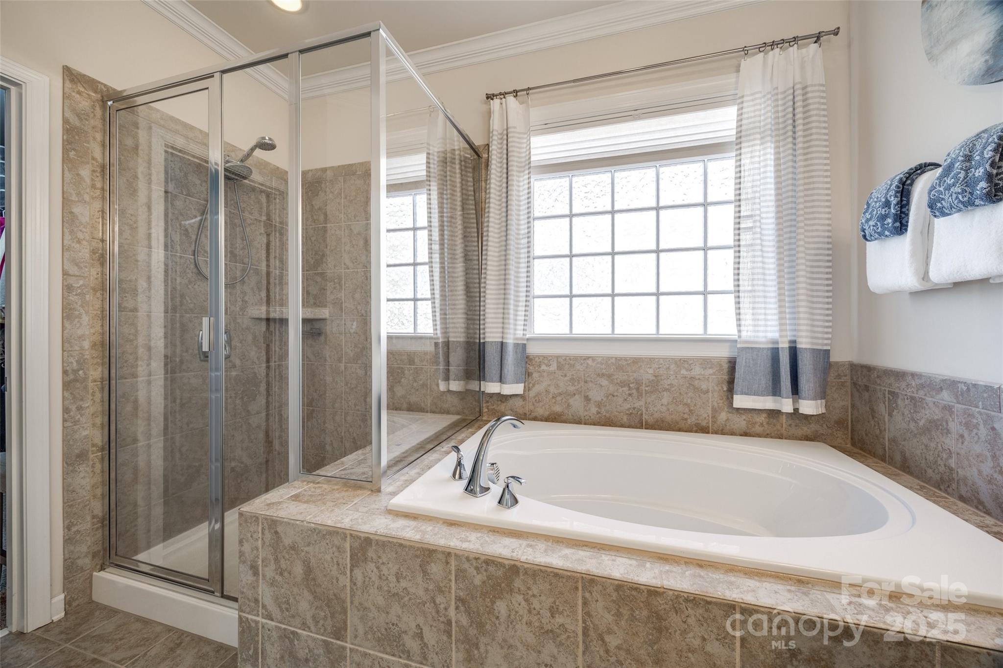 Hawks Creek - Residential