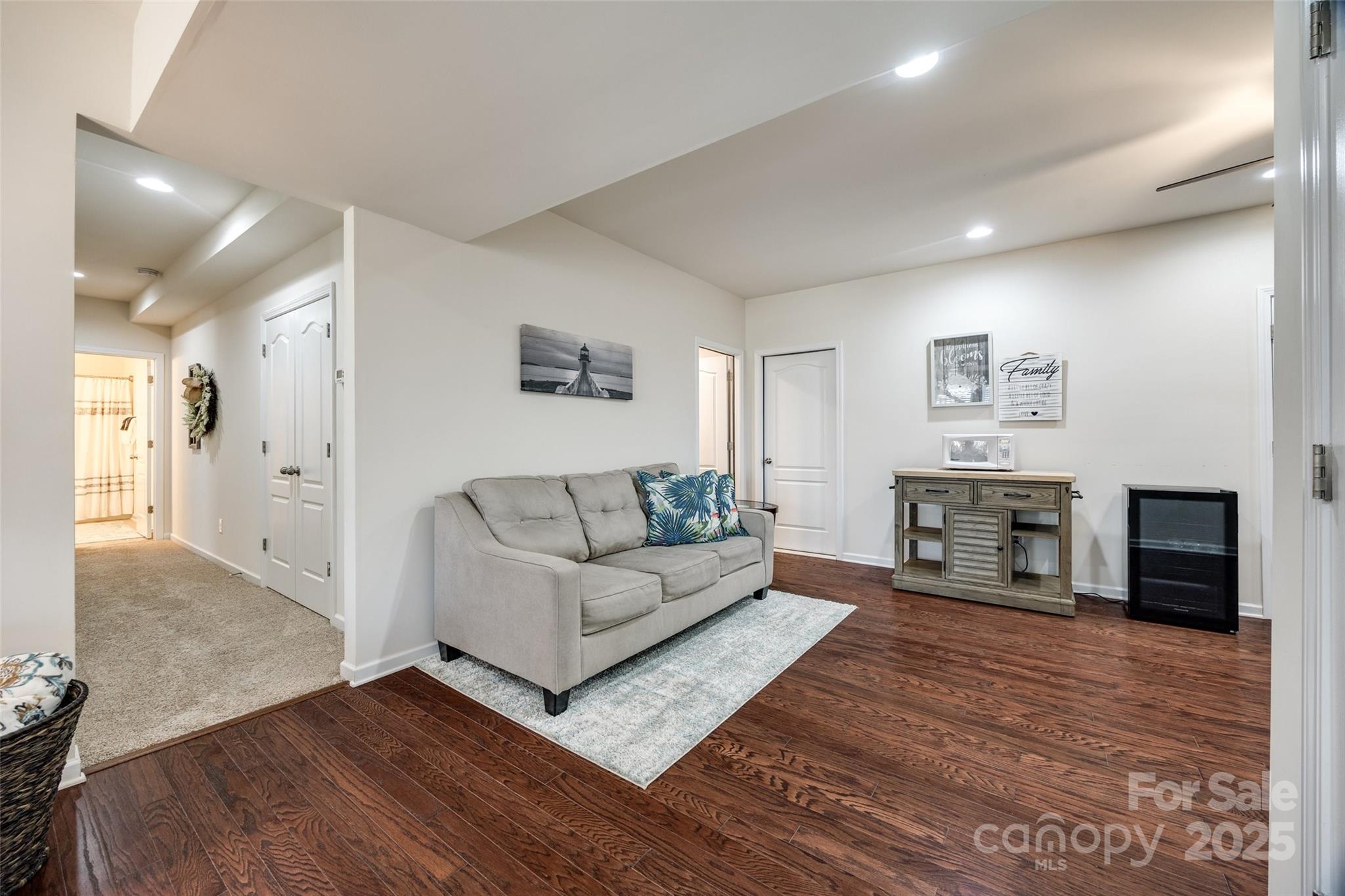 Hawks Creek - Residential