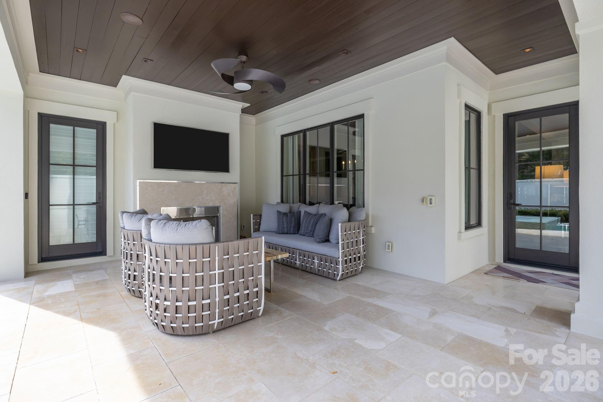 Seven Eagles - Residential