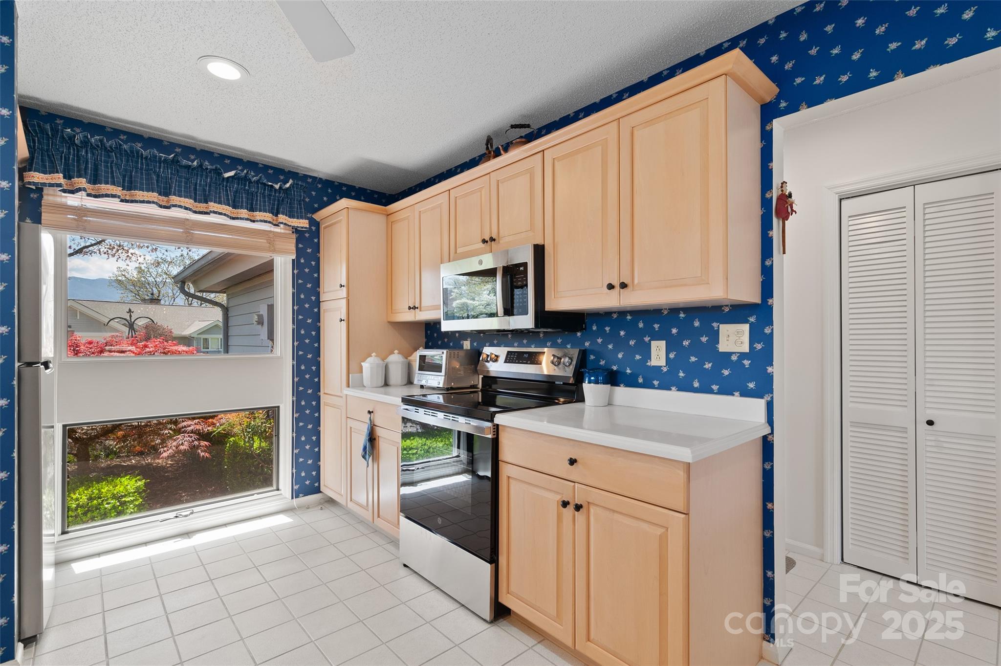 The Overlook At Laurel Ridge - Residential