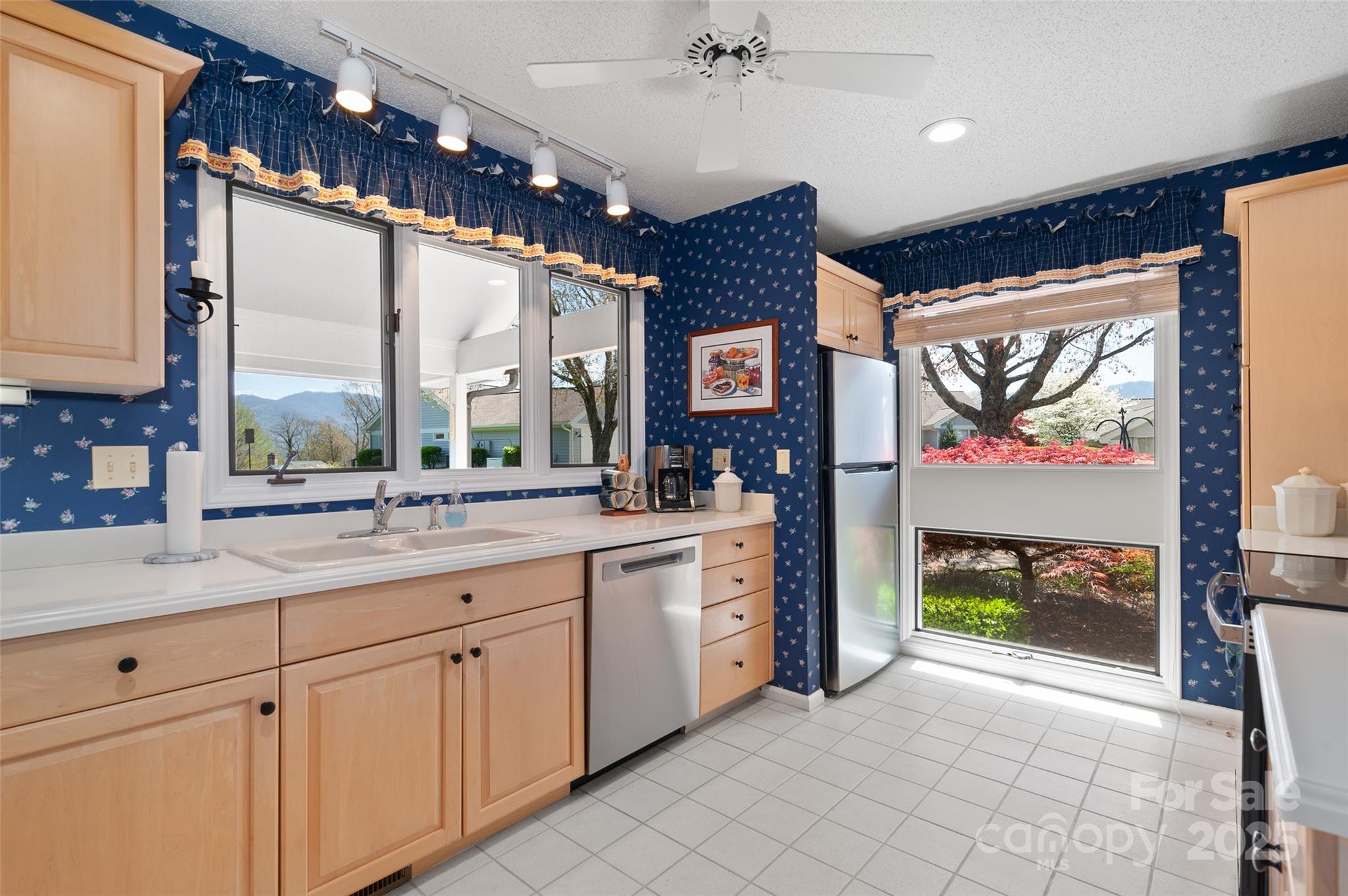 The Overlook At Laurel Ridge - Residential