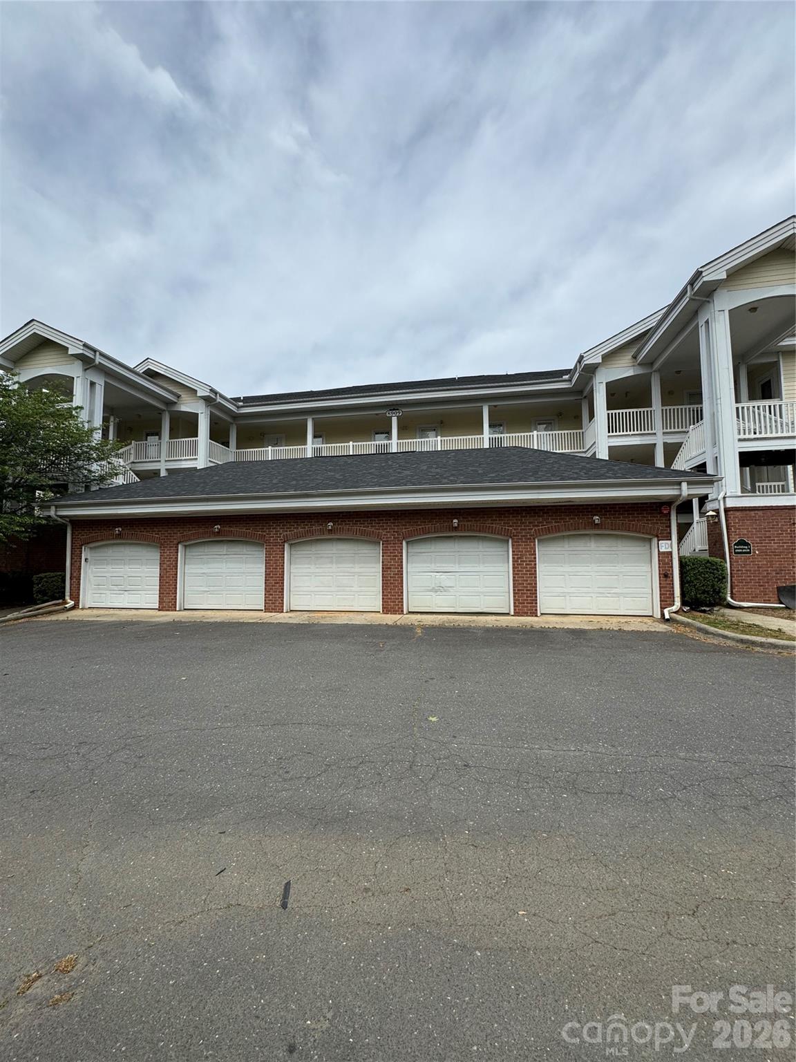 8923 Meadow Vista Road