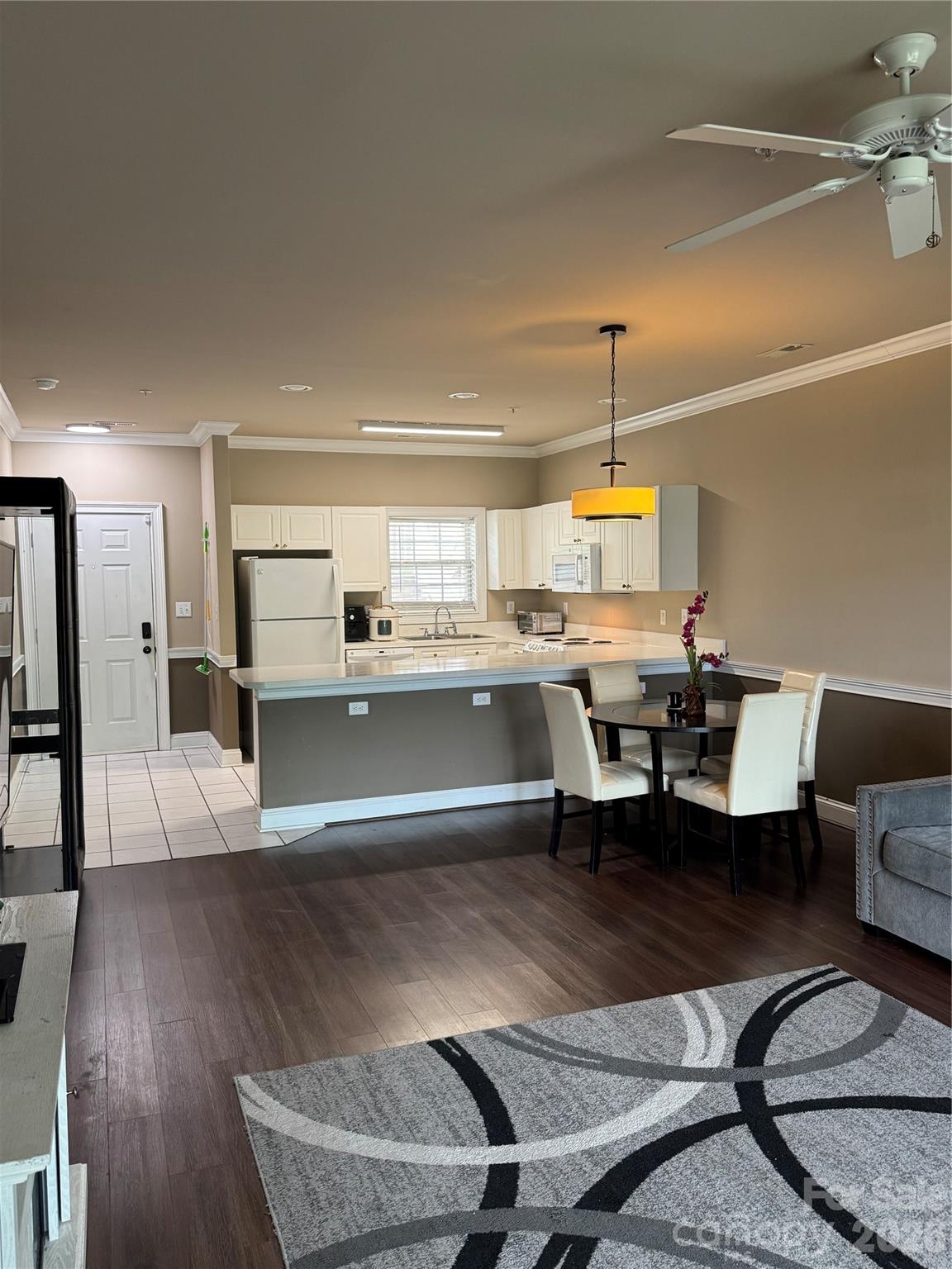 8923 Meadow Vista Road