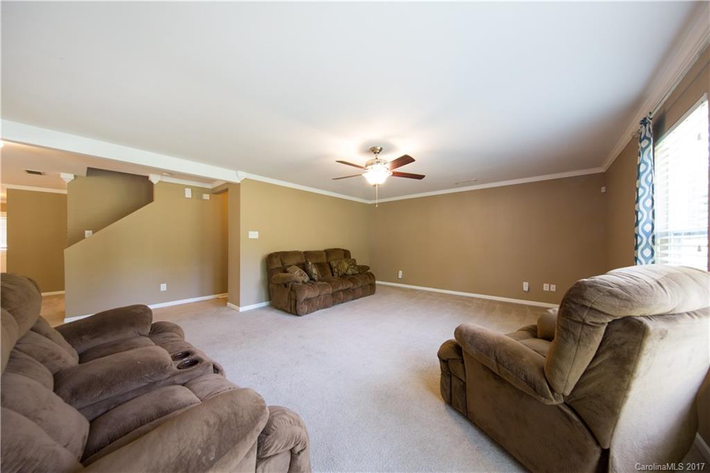 Oaks Of Broadway - Residential