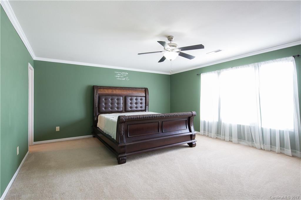 Oaks Of Broadway - Residential