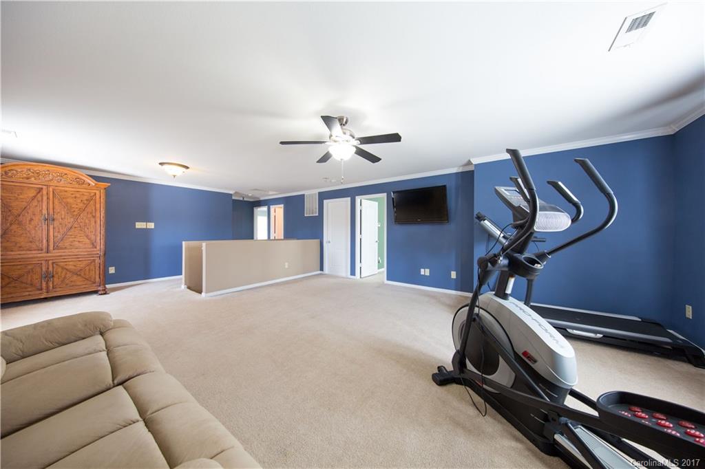 Oaks Of Broadway - Residential