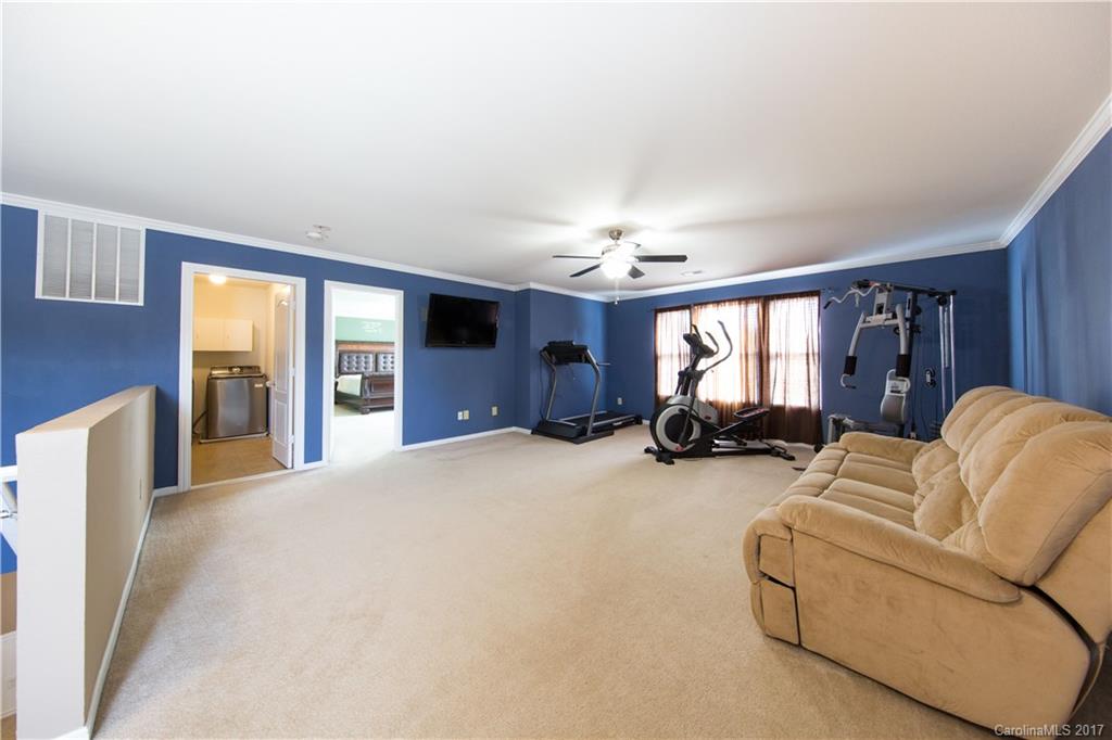 Oaks Of Broadway - Residential