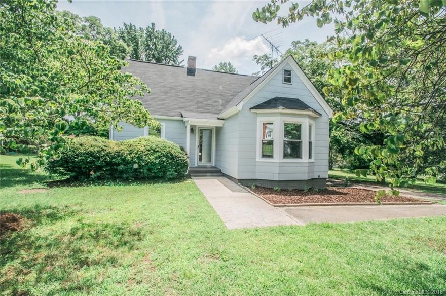 You will LOVE all the renovations to this home!!! Brand new kitchen and SPECTACULAR bathrooms. The hardwood floors have been beautifully restored. This home has the charm of some of it's original design but with all the modern elegance that you will love. Located in the lovely Shady Brook neighborhood, you'll be minutes for everyday shopping. This is a MUST SEE!! Come home to 809 Walker St!