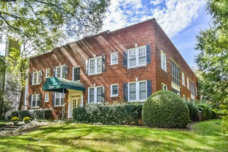 Wonderful 2bed/2bath Myers Park condo. Features include hardwoods throughout, a fireplace in the great room, and a screened porch. Move-in ready!