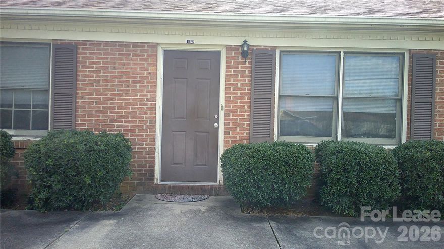 Single-level, 2 bedrooms, 1 bath apartment in NE Hickory. Kitchen appliances: refrigerator, stove/range, and dishwasher. Laundry hookups are in a closet off the kitchen. Storage unit accessible from back patio. Water, sewer & trash are included in the rent. Sorry, no pets allowed.