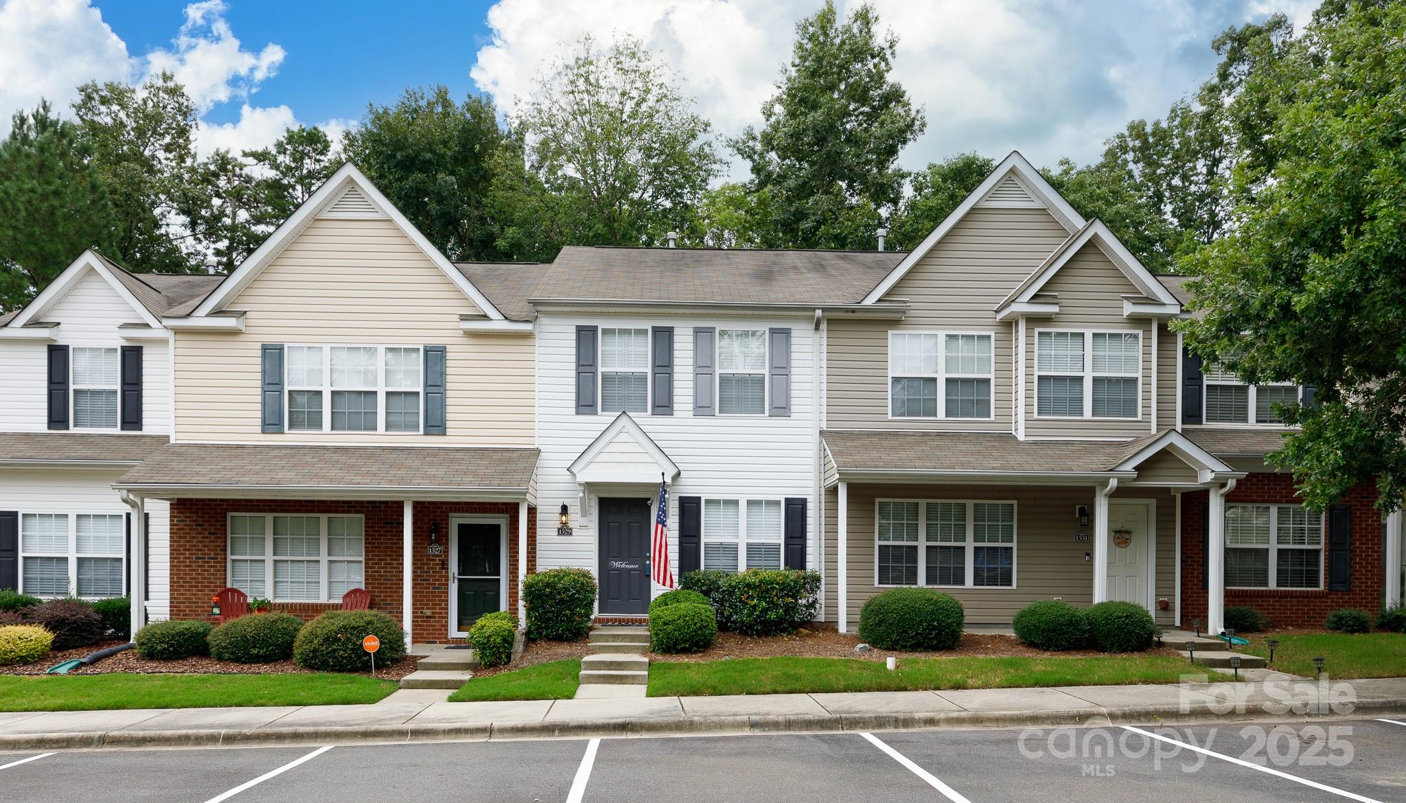 1529 Maypine Commons Way