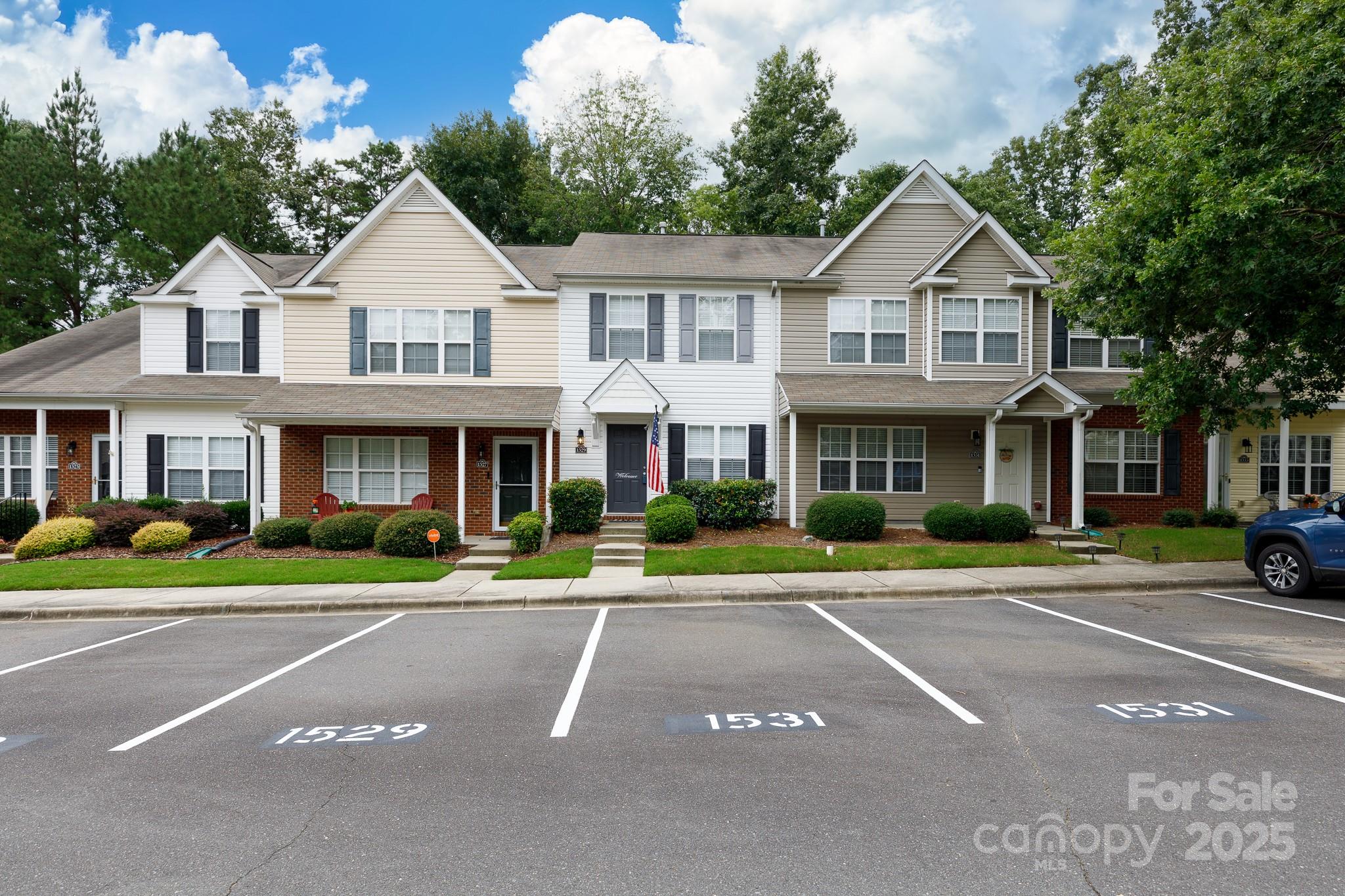 1529 Maypine Commons Way