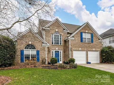 Photo of 15815 Lavenham Road, Huntersville, NC 28078 (MLS # 4328417)