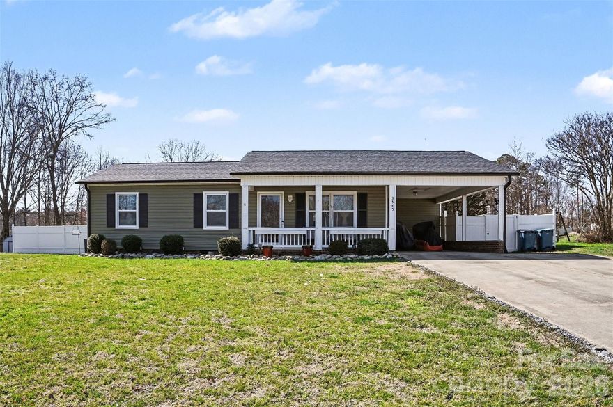 Located in established Tanglewood Park in Hickory, this 3-bedroom home sits in an ideal location between Hickory and Conover with quick access to Interstate 40. That means an easy commute to Charlotte, convenient drives toward the mountains, and weekends enjoying downtown Hickory’s shopping, dining, and lake life.

Inside, you’ll find comfortable single-level living with an open living and kitchen layout that makes everyday life simple and connected. The fenced backyard offers privacy and usable outdoor space — perfect for relaxing and entertaining.

Schedule your showing before someone else sees the value and moves first.