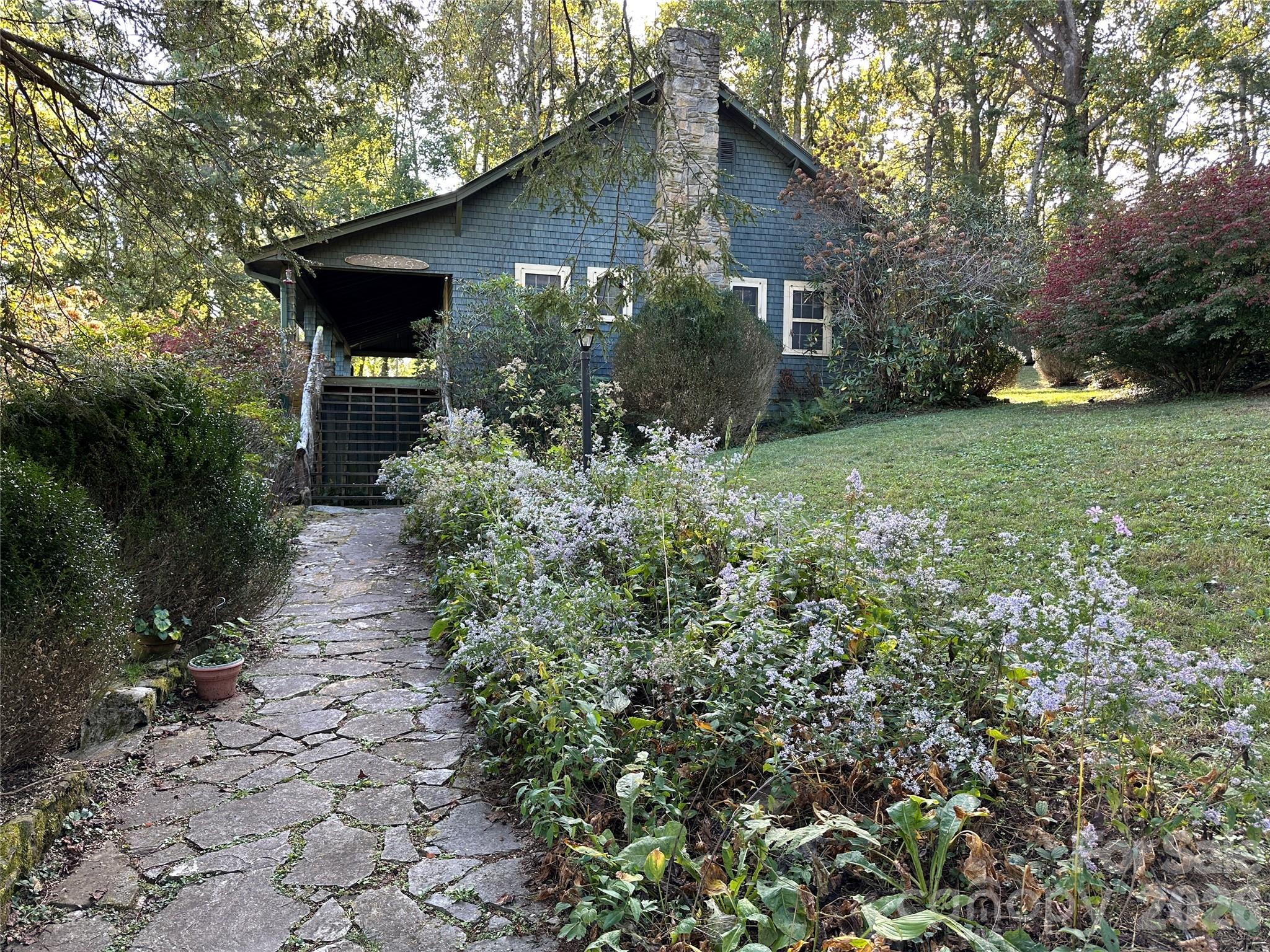 16 Osborn Knob Road