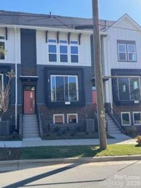 Photo of 371 S Bruns Avenue, Charlotte, NC 28208 (MLS # 4369762)