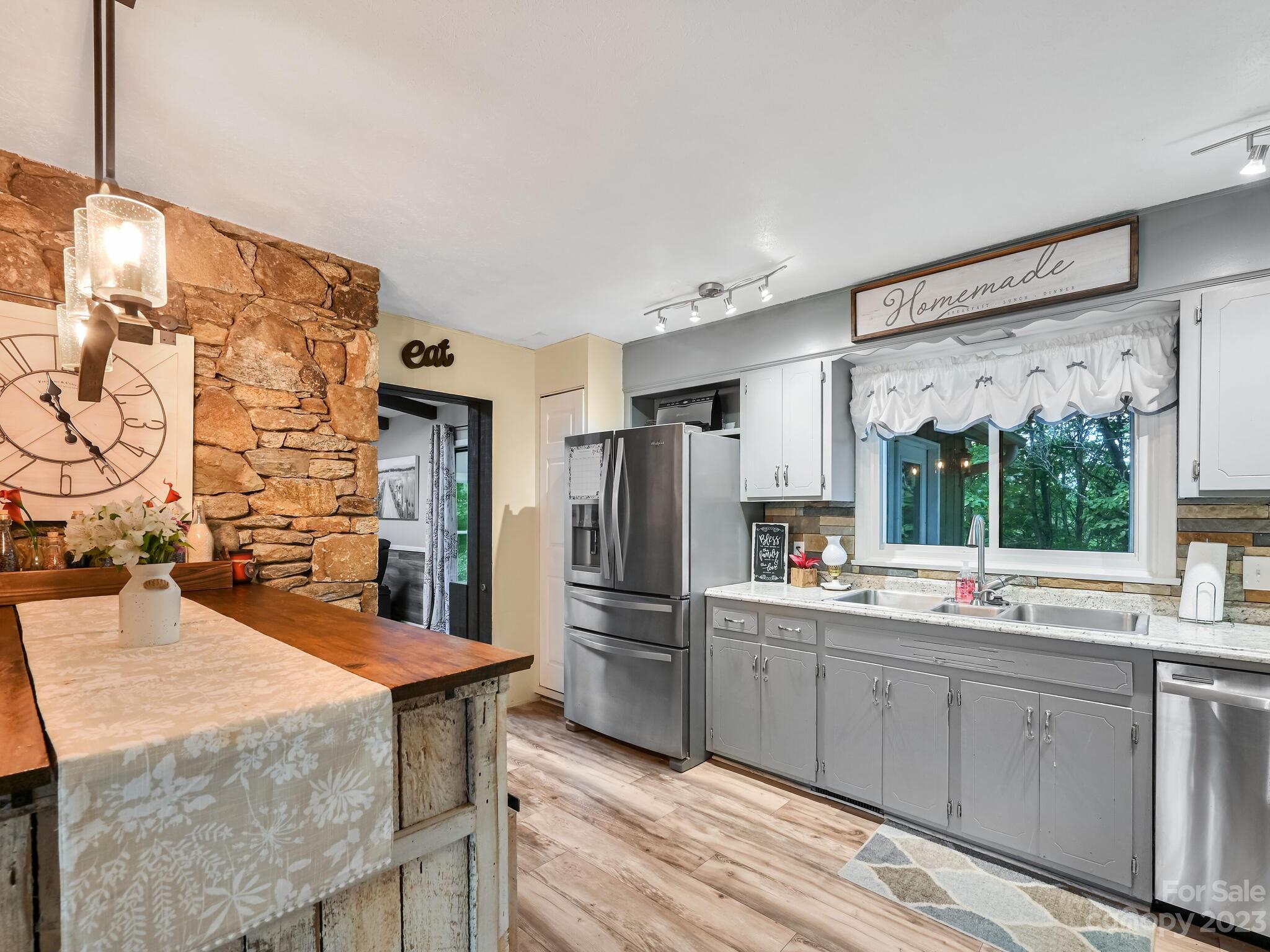 Woodland Hills - Residential