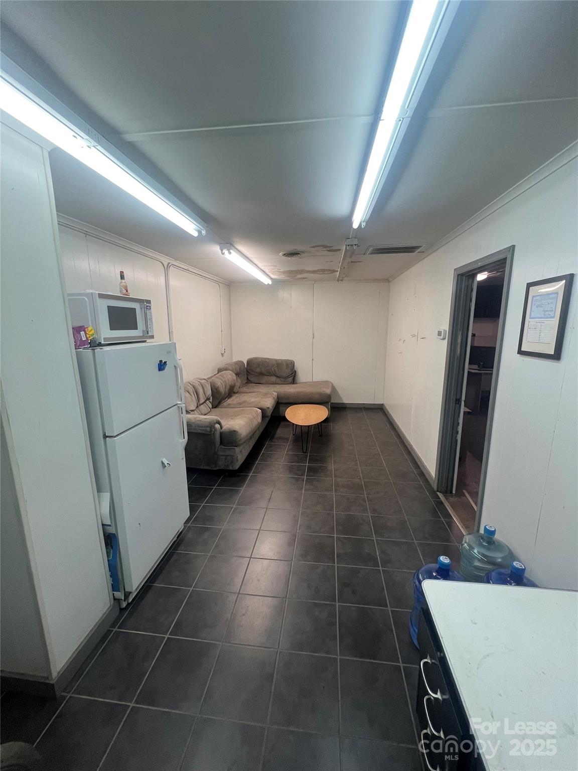 1909 W Roosevelt Boulevard