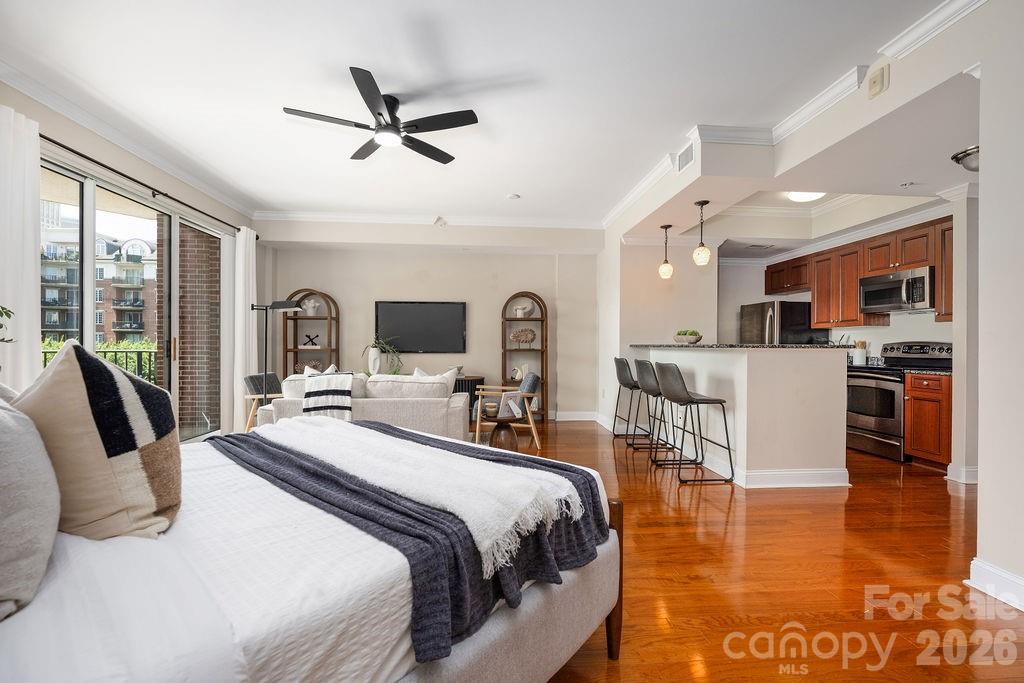300 W 5th Street 446