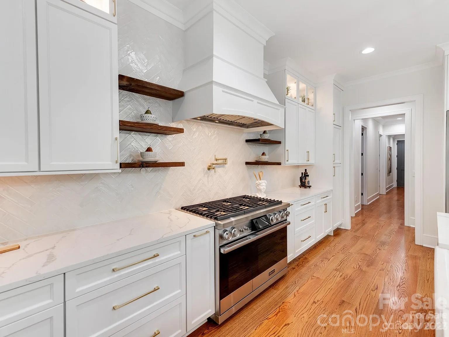 3032 Northampton Drive