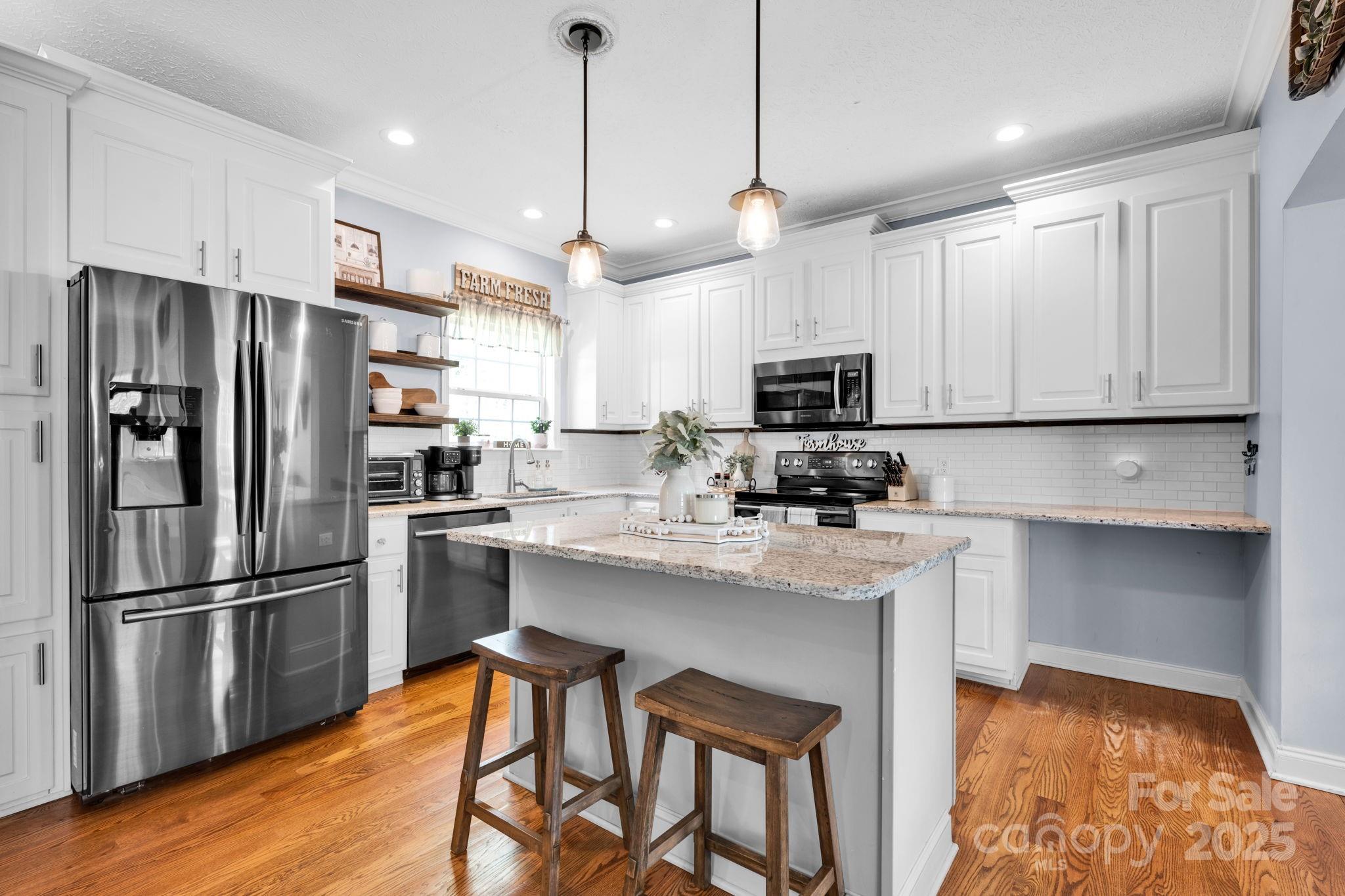 2895 Sweeping Pine Lane