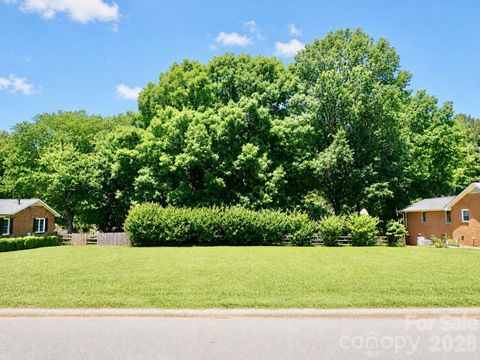 Photo of 19832 Floral Lane, Cornelius, NC 28031 (MLS # 4381867)