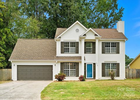 Photo of 5010 Poplar Glen Drive, Matthews, NC 28104 (MLS # 4302211)