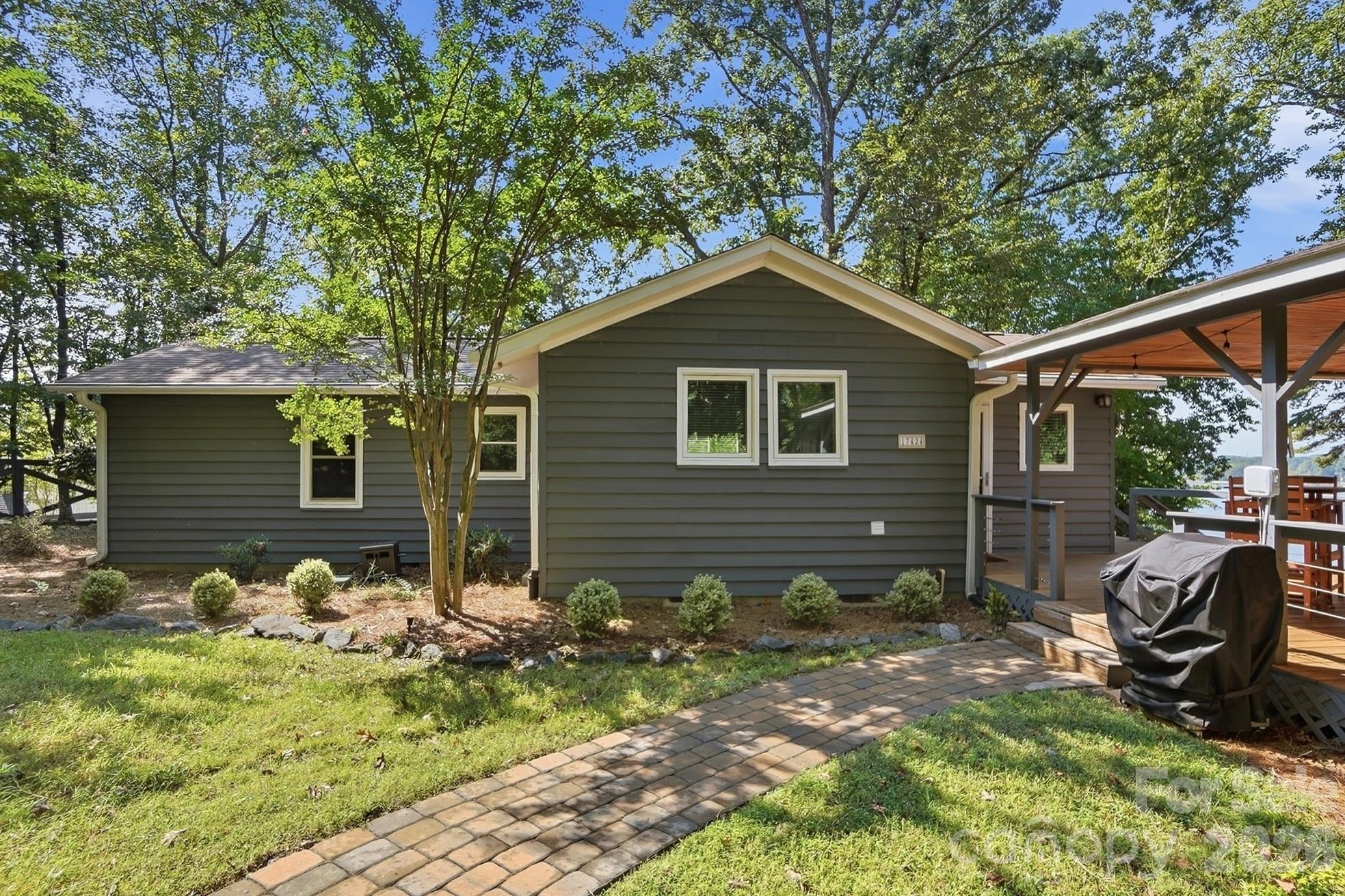17424 Grasshopper Lane