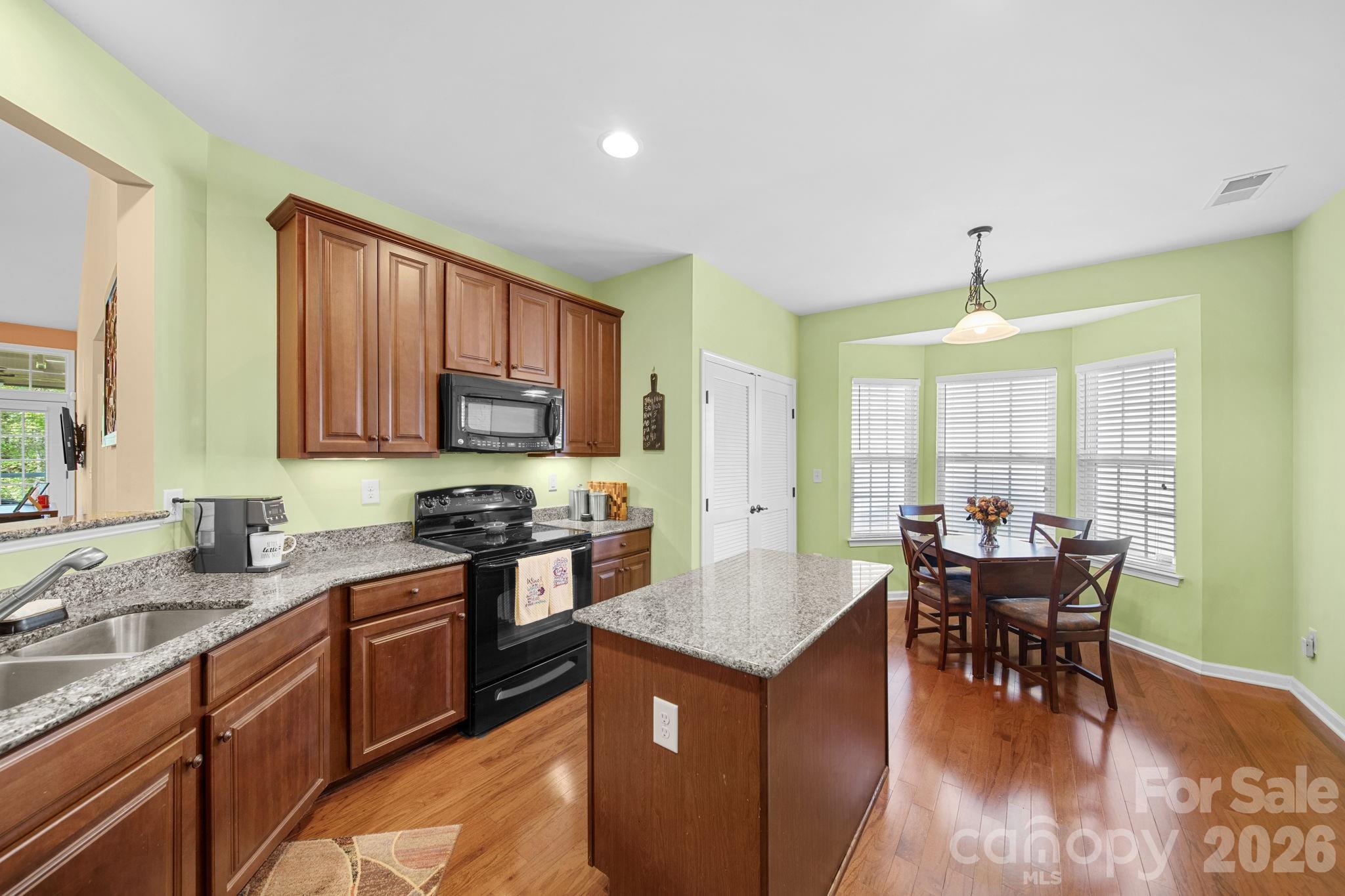Lake Shore - Residential
