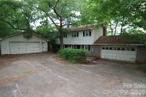 Photo of 607 Willow Lane, Harrisburg, NC 28075 (MLS # 4358680)