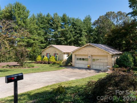 Photo of 40 Applecross Road, Weaverville, NC 28787 (MLS # 4383217)