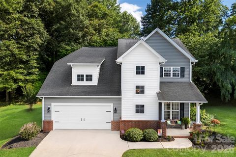 Photo of 6008 River Garden Court, Lowell, NC 28098 (MLS # 4389629)