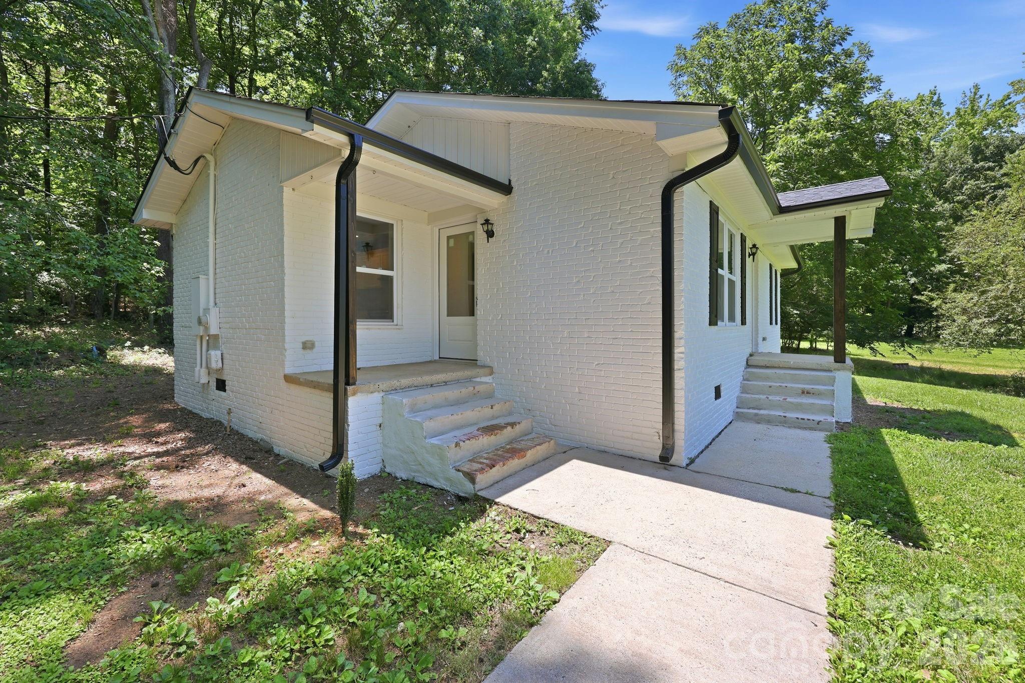 918 Breezewood Drive