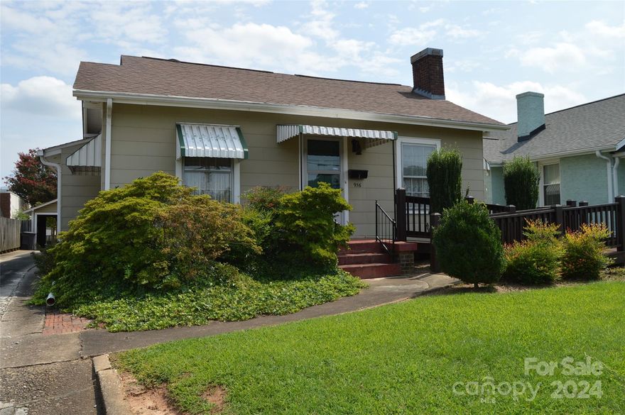 Good commercial location that has potential for redevelopment or use of current structures for office. The current zoning is B2.