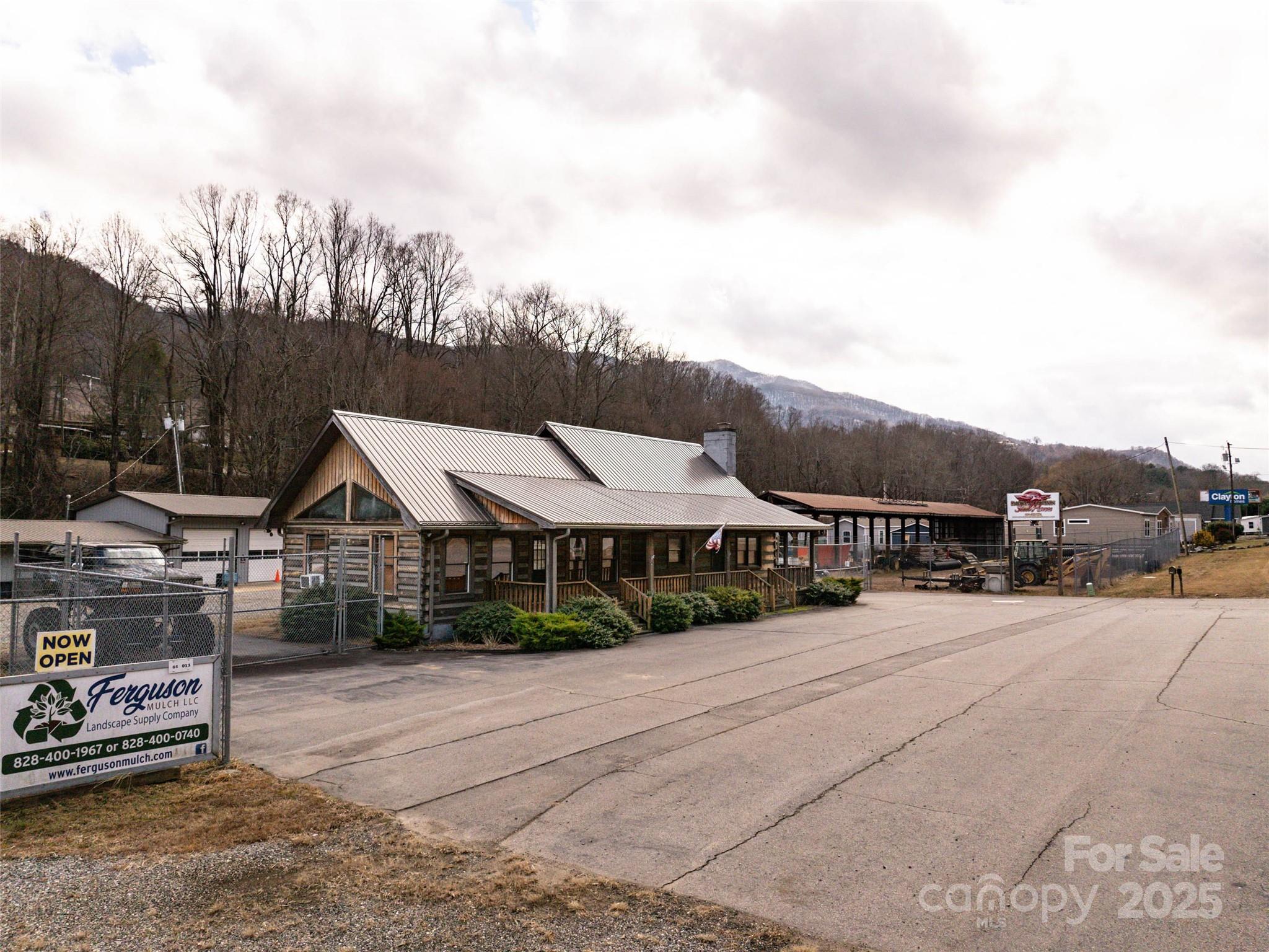 18001 Great Smoky Mountains Expressway