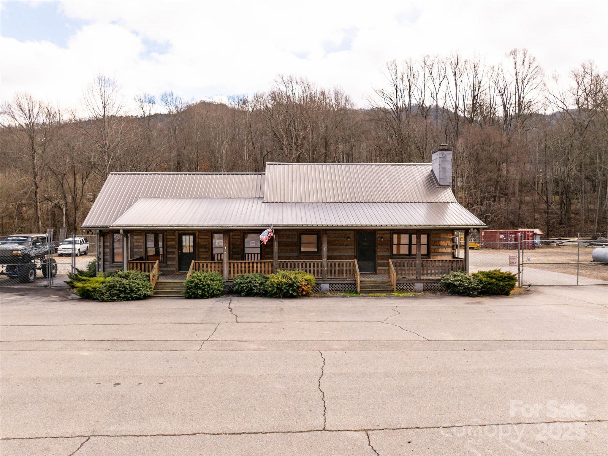 18001 Great Smoky Mountains Expressway