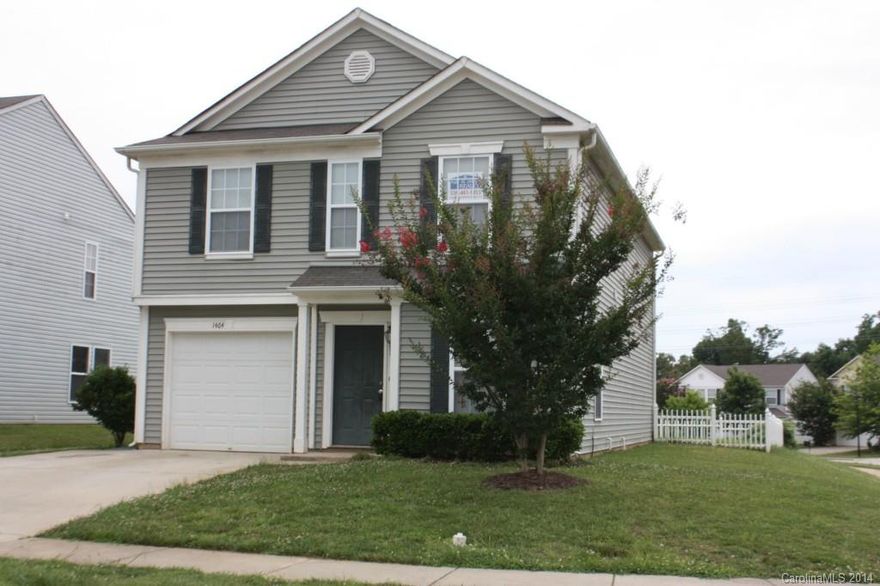 Nice 2 story house on corner lot in Settlers Ridge Subdivision, stainless steel applicances, Built in 2006. LIKE NEW! Master suite closet huge...Great school district, large bonus room 2nd floor, LR could be used a formal DR. Unbelievable square footage for the $. Close to i-85 and Bio-tech..Shows great!