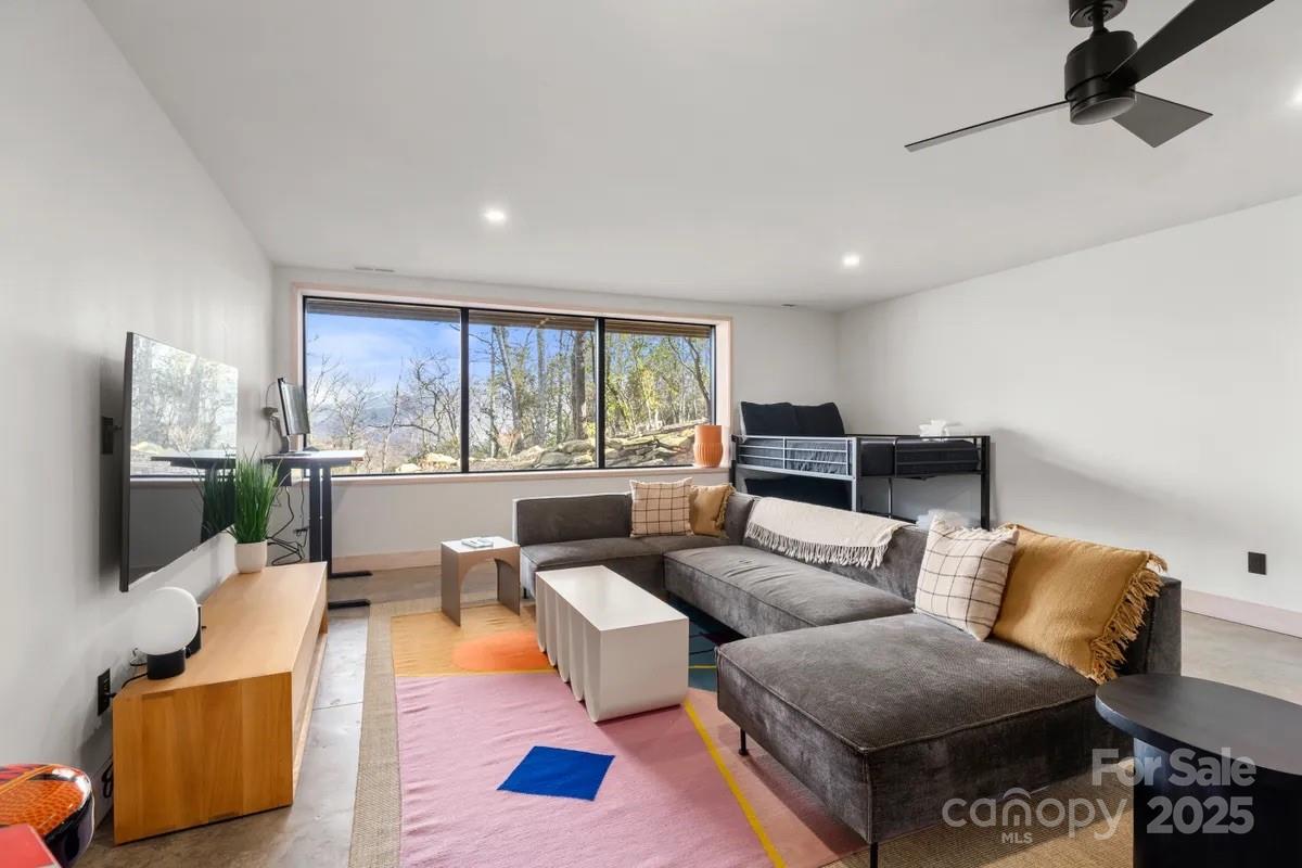 Laurel Ridge - Residential